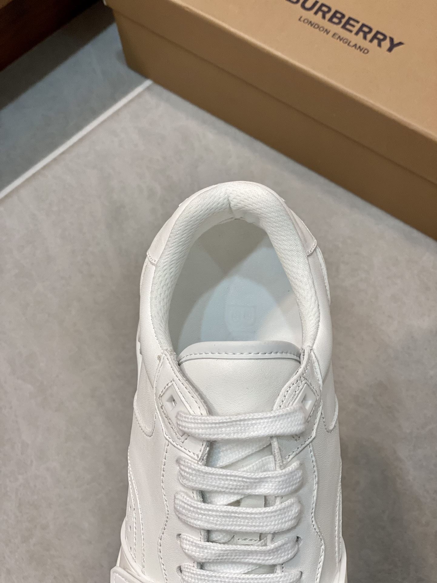 Burberry Low Shoes